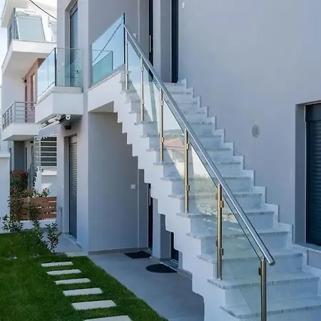 морска къща емма Apartman Ofrínio